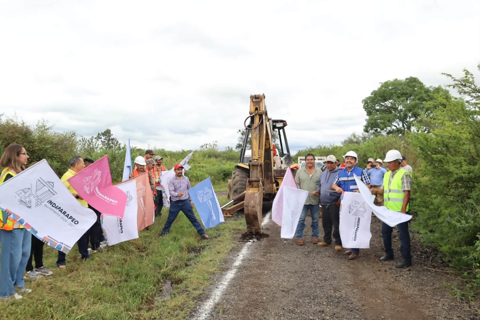 Janitzio Zavala Vega, encabezó el arranque de la sustitución de la línea de conducción de agua potable que va del pozo de San Lucas Pío hacia el depósito