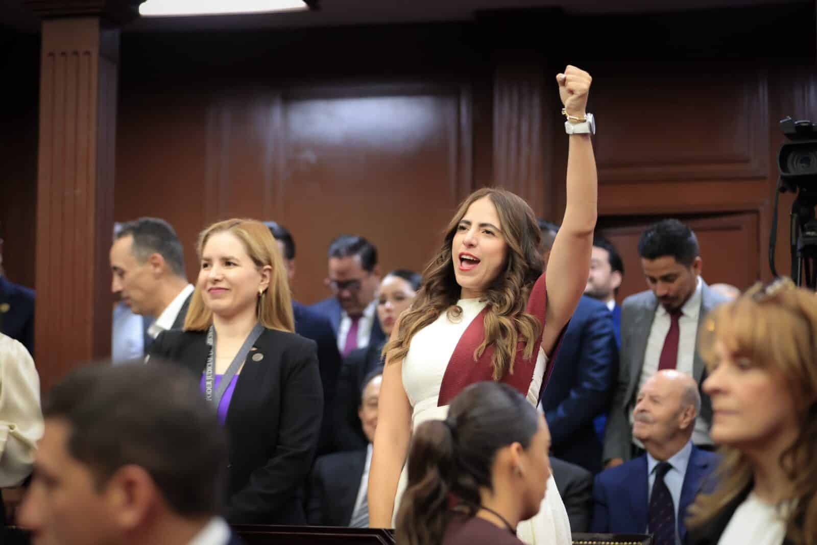 En el marco del Quinto Informe del Ejecutivo, Giulianna Bugarini destaca obras y resultados